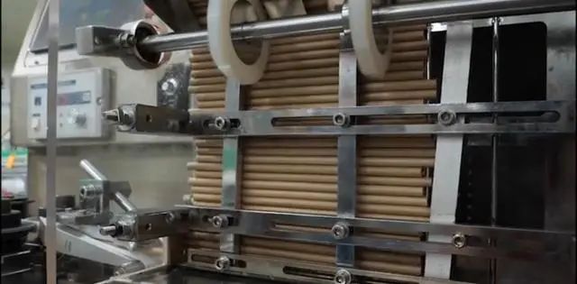 火“爆”一時的紙吸管，漸漸落寞，降解吸管成主流