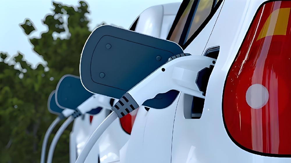 新能源汽車(chē)超充時(shí)代來(lái)臨，材料CTI值如何再創(chuàng)新高保障電氣安全？